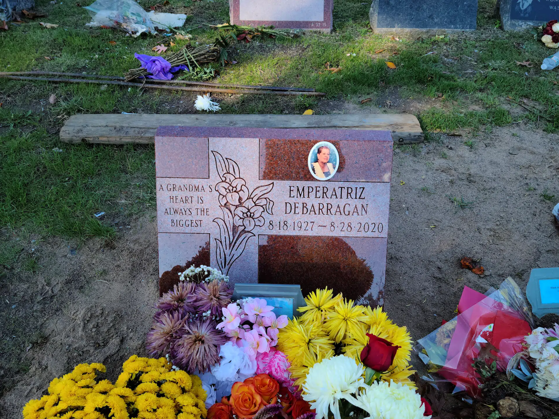 Granite Monument Company hand-carved by Monument Company Finder in NJ — image 3